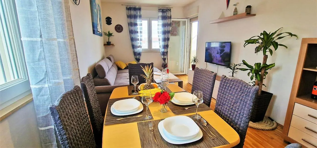 Conte Apartment Kastela Croatia